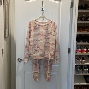 Lou & Grey pink camo sweatsuit